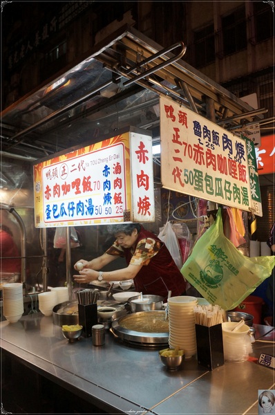 寧夏夜市：[夜市吃透透]寧夏夜市吃透透在地人推薦黏牙滷肉飯&燒麻糬