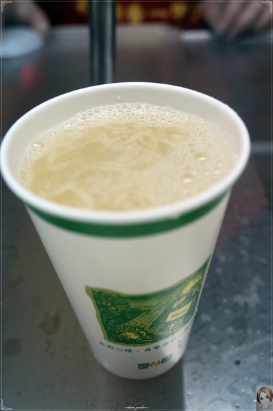 寧夏夜市：[夜市吃透透]寧夏夜市吃透透在地人推薦黏牙滷肉飯&燒麻糬