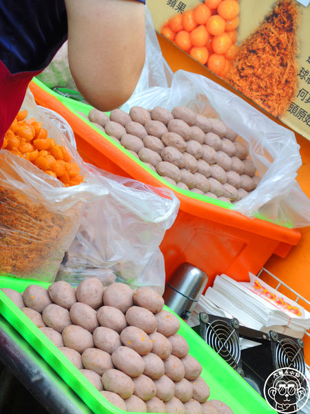 劉芋仔蛋黃芋餅:呷飽祙【台北大同・劉芋仔】寧夏夜市人氣小吃