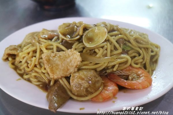 阿華炒麵:【基隆廟口美食】終於讓我品嚐到基隆必吃『阿華炒麵』什錦咖哩炒麵/什錦炒麵/什錦湯