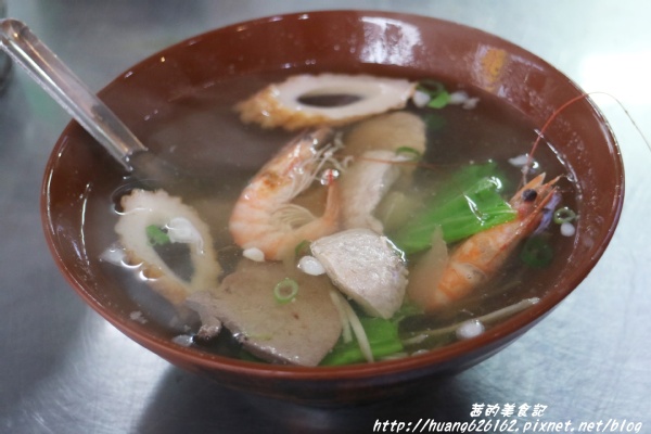 阿華炒麵:【基隆廟口美食】終於讓我品嚐到基隆必吃『阿華炒麵』什錦咖哩炒麵/什錦炒麵/什錦湯