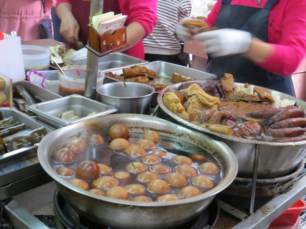 榕樹下老阿伯現滷豆干：大溪老街/榕樹下老阿伯現滷豆干