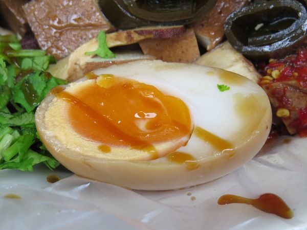 榕樹下老阿伯現滷豆干：大溪老街/榕樹下老阿伯現滷豆干