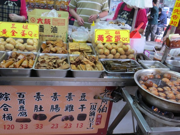 榕樹下老阿伯現滷豆干：大溪老街/榕樹下老阿伯現滷豆干