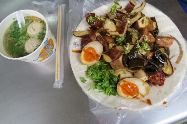 榕樹下老阿伯現滷豆干：大溪老街/榕樹下老阿伯現滷豆干