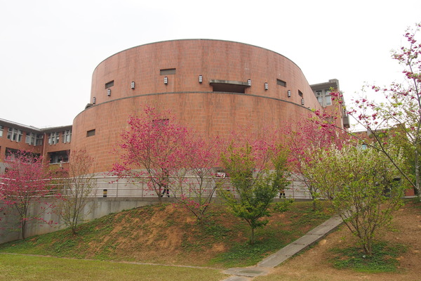 國立暨南大學：【南投・埔里】暨南大學賞櫻花