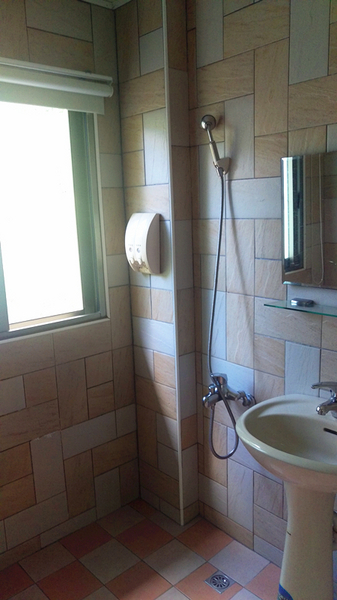 佳園渡假民宿:邊抓寶邊渡假~