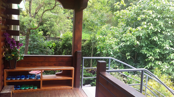 佳園渡假民宿:邊抓寶邊渡假~