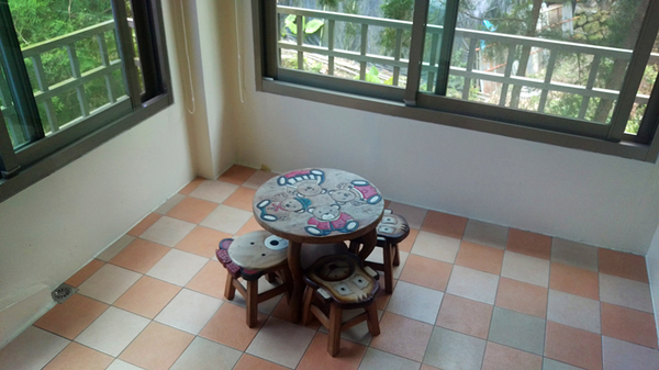 佳園渡假民宿:邊抓寶邊渡假~