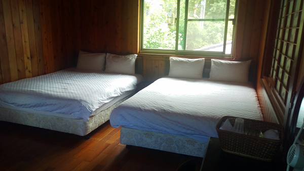 佳園渡假民宿:邊抓寶邊渡假~