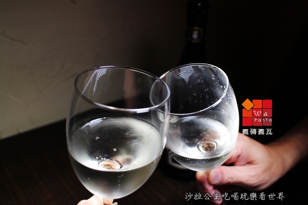 Wapasta 義磚義瓦(明曜店):東區人氣餐酒館『Wapasta 義磚義瓦』排餐/義大利麵/燉飯/捷運忠孝敦化站