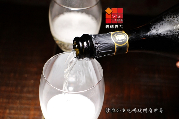 Wapasta 義磚義瓦(明曜店):東區人氣餐酒館『Wapasta 義磚義瓦』排餐/義大利麵/燉飯/捷運忠孝敦化站