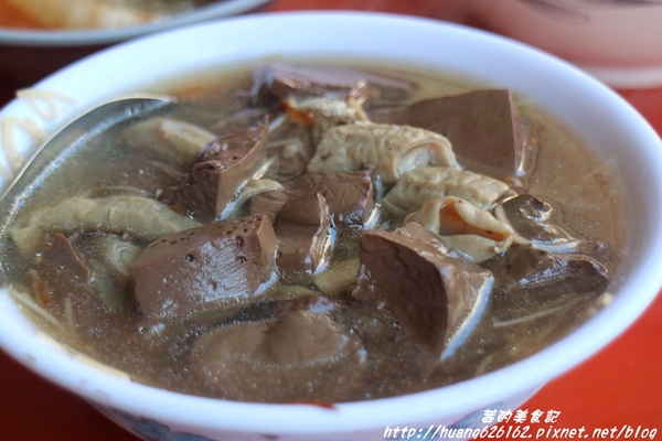 鹿港老全豬血麵線:【彰化鹿港鎮】鹿港第一市場必吃美食『老全豬血麵線』飄香72年的好味道~