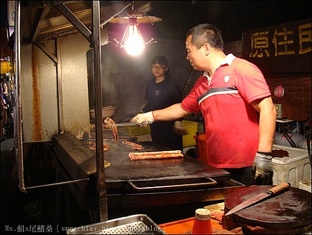 原住民石板烤肉：［台南東區］大東夜市｜原住民石板烤肉