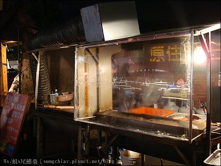 原住民石板烤肉：［台南東區］大東夜市｜原住民石板烤肉