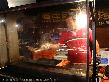 原住民石板烤肉：［台南東區］大東夜市｜原住民石板烤肉