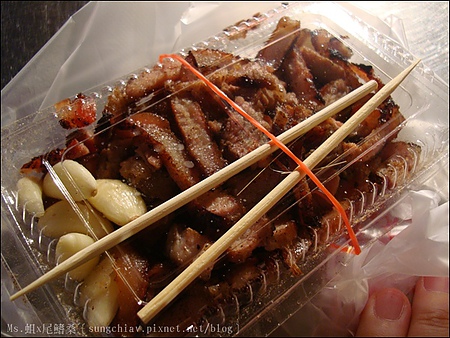 原住民石板烤肉：［台南東區］大東夜市｜原住民石板烤肉