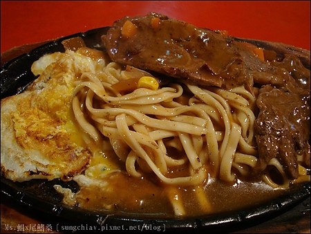 小統一牛排：［台南東區］大東夜市｜港式魚蛋、小統一牛排