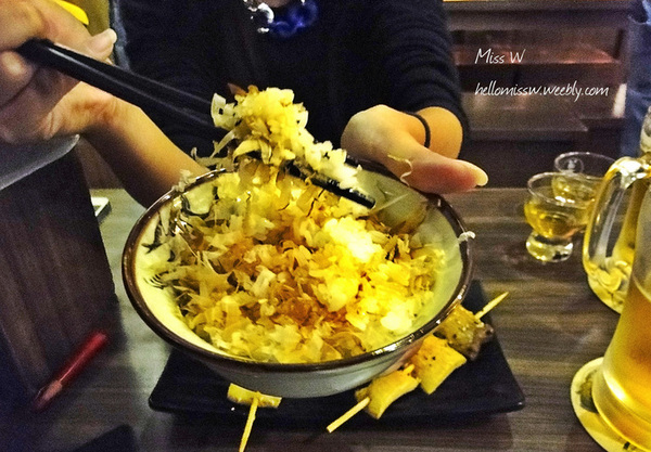 西門靖居酒屋：台北｜食記 西門靖日式居酒屋 密巷中的深夜食堂 好友小酌好去處 燒烤Ｘ塗鴉Ｘ藝術Ｘ潮流