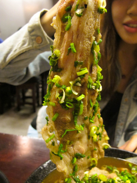 韓記老虎麵食館：(胖樺食記)台北永康街韓記老虎麵食館。麻辣湯頭濃郁鮮美。食材精緻各個表現亮眼。