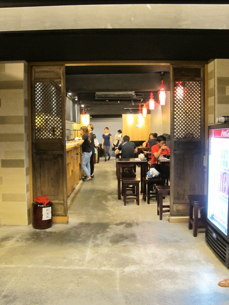 韓記老虎麵食館：(胖樺食記)台北永康街韓記老虎麵食館。麻辣湯頭濃郁鮮美。食材精緻各個表現亮眼。