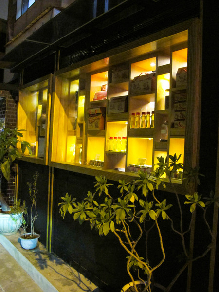 韓記老虎麵食館：(胖樺食記)台北永康街韓記老虎麵食館。麻辣湯頭濃郁鮮美。食材精緻各個表現亮眼。