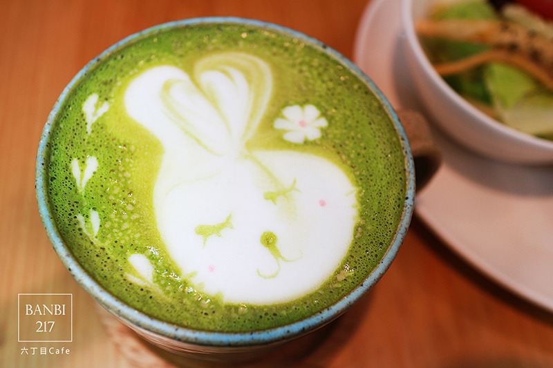 Banbi217 美食旅遊: [台北]六丁目cafe:日系咖啡館,可愛拉花,手工烘培蛋糕,鹹派,下午茶(捷運松山機場站,民生社區,巷弄美食)