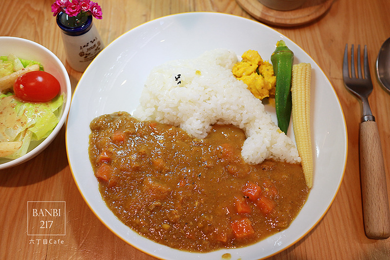 Banbi217 美食旅遊: [台北]六丁目cafe:日系咖啡館,可愛拉花,手工烘培蛋糕,鹹派,下午茶(捷運松山機場站,民生社區,巷弄美食)