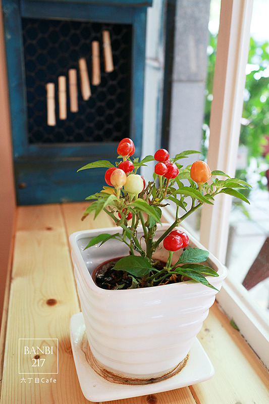 Banbi217 美食旅遊: [台北]六丁目cafe:日系咖啡館,可愛拉花,手工烘培蛋糕,鹹派,下午茶(捷運松山機場站,民生社區,巷弄美食)