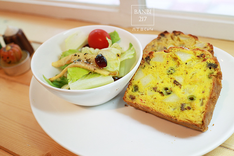 Banbi217 美食旅遊: [台北]六丁目cafe:日系咖啡館,可愛拉花,手工烘培蛋糕,鹹派,下午茶(捷運松山機場站,民生社區,巷弄美食)