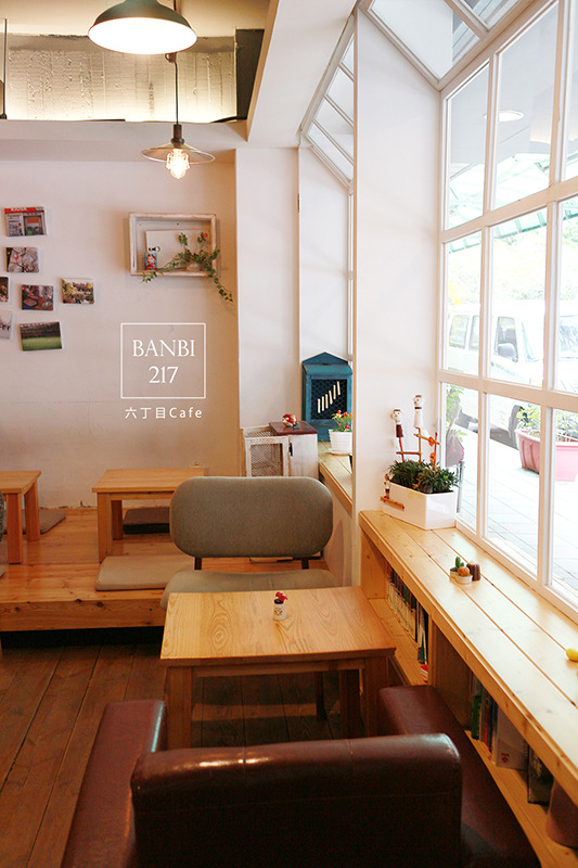Banbi217 美食旅遊: [台北]六丁目cafe:日系咖啡館,可愛拉花,手工烘培蛋糕,鹹派,下午茶(捷運松山機場站,民生社區,巷弄美食)