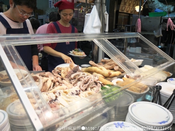 阿狗切仔麵(民族路夜市):【美食特搜。屏東市】阿狗切仔擔。傳承三代的切料攤 70多年美食老店 屏東夜市美食篇