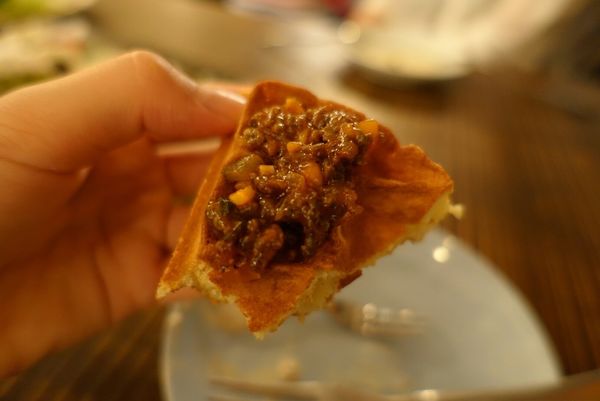 溫古咖啡Wengu cafe:讓抹茶控和鬆餅控瞬間甦醒的抹茶紅豆起司燒-溫古咖啡