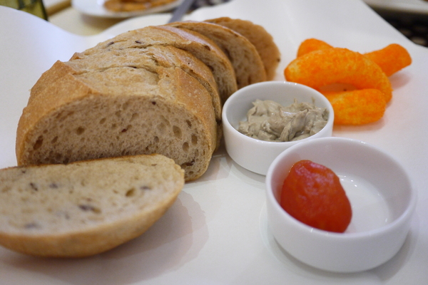 點點咖啡：南法鄉村風，台北巷弄中找回少女心【點點咖啡】