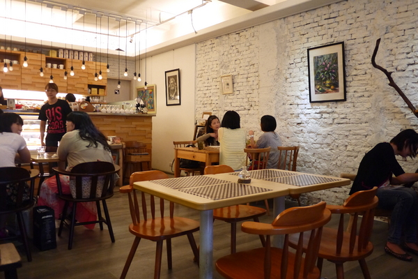 點點咖啡：南法鄉村風，台北巷弄中找回少女心【點點咖啡】