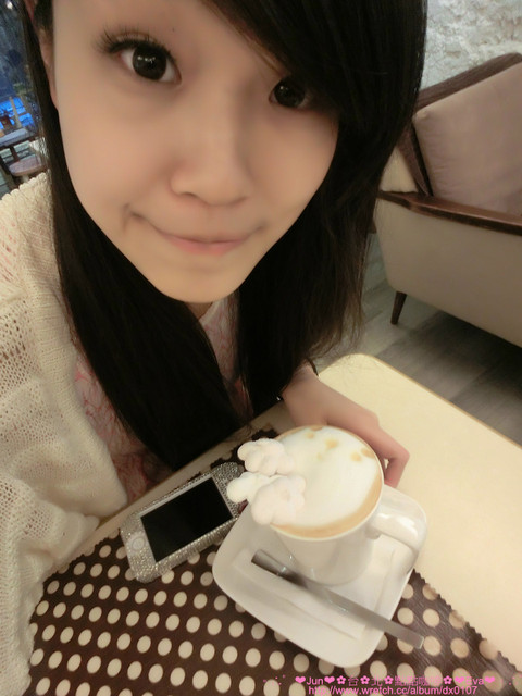 點點咖啡：【食記】oO。。台北　點點咖啡　看膩了咖啡拉花了嘛？！來鄉村田野風的店看看用棉花糖儿就可以讓平凡無奇的咖啡變可愛！。o○。