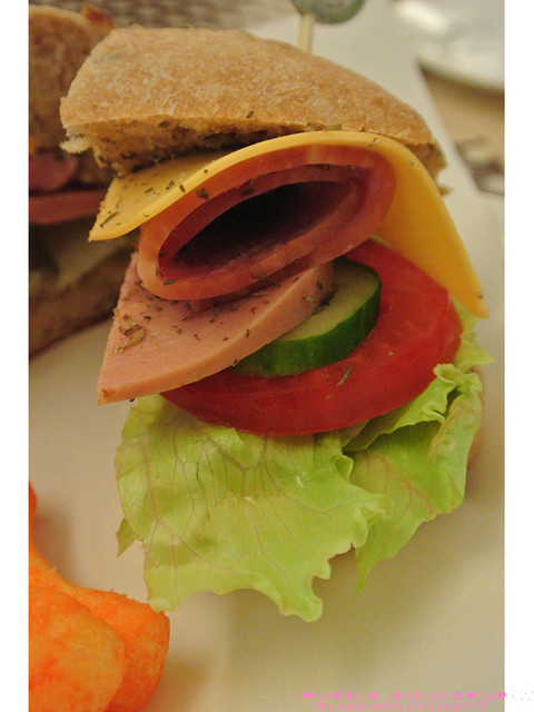 點點咖啡：【食記】oO。。台北　點點咖啡　看膩了咖啡拉花了嘛？！來鄉村田野風的店看看用棉花糖儿就可以讓平凡無奇的咖啡變可愛！。o○。