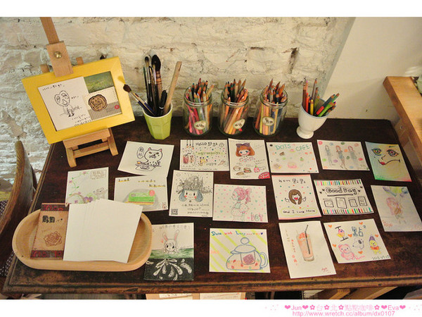 點點咖啡：【食記】oO。。台北　點點咖啡　看膩了咖啡拉花了嘛？！來鄉村田野風的店看看用棉花糖儿就可以讓平凡無奇的咖啡變可愛！。o○。