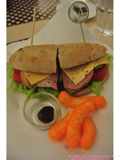 點點咖啡：【食記】oO。。台北　點點咖啡　看膩了咖啡拉花了嘛？！來鄉村田野風的店看看用棉花糖儿就可以讓平凡無奇的咖啡變可愛！。o○。