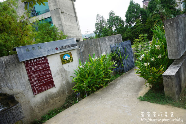 二泉湖畔 (7).JPG