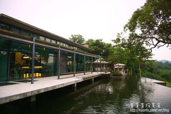 二泉湖畔 (18).JPG