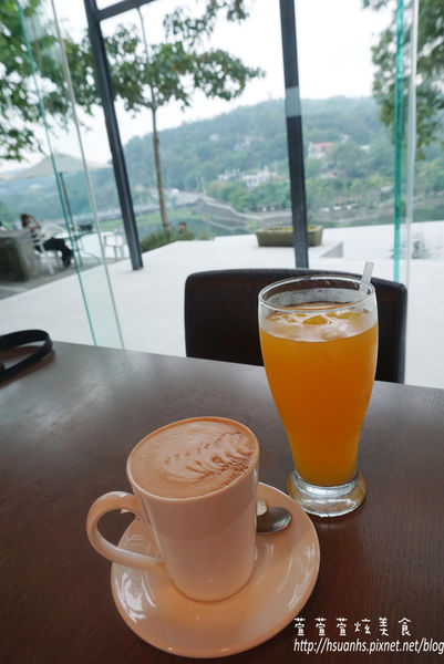 二泉湖畔 (25).JPG