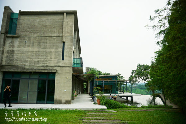 二泉湖畔 (15).JPG