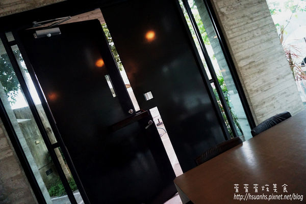 二泉湖畔 (31).JPG