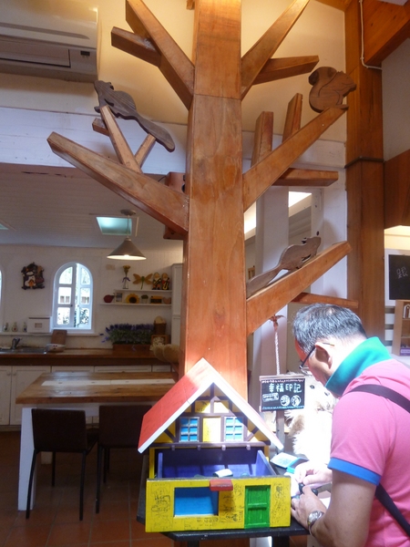 薰衣草森林(尖石店):【新竹尖石】2014薰衣草節,小熊、陽光、蓋印章-薰衣草森林(景觀篇)