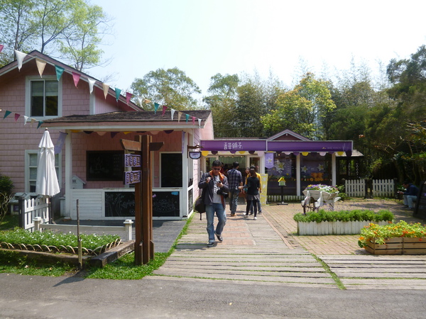 薰衣草森林(尖石店):【新竹尖石】2014薰衣草節,小熊、陽光、蓋印章-薰衣草森林(景觀篇)