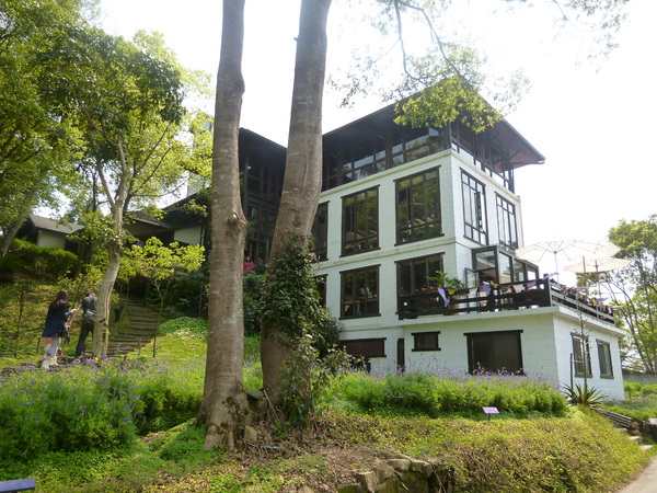 薰衣草森林(尖石店):【新竹尖石】2014薰衣草節,小熊、陽光、蓋印章-薰衣草森林(景觀篇)