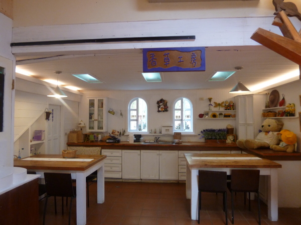 薰衣草森林(尖石店):【新竹尖石】2014薰衣草節,小熊、陽光、蓋印章-薰衣草森林(景觀篇)