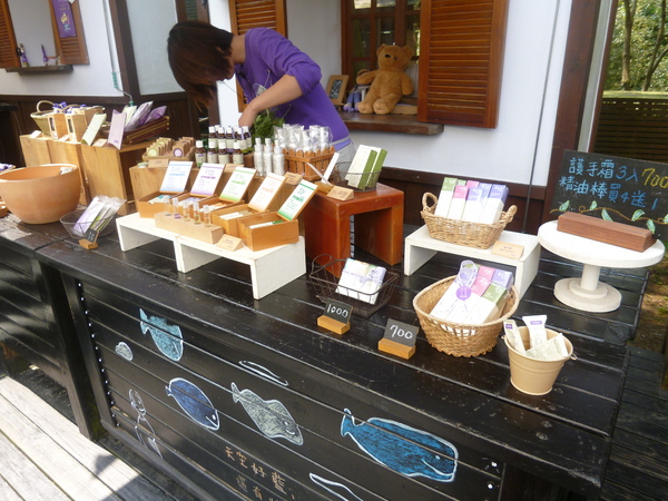 薰衣草森林(尖石店):【新竹尖石】2014薰衣草節,小熊、陽光、蓋印章-薰衣草森林(景觀篇)