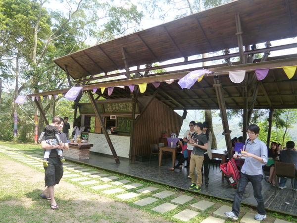 薰衣草森林(尖石店):【新竹尖石】2014薰衣草節,小熊、陽光、蓋印章-薰衣草森林(景觀篇)